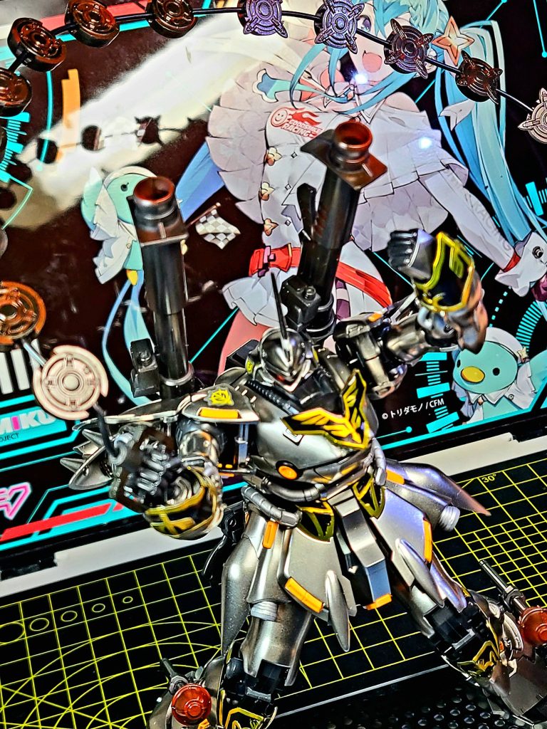 チェーンマイン攻撃。一応モチーフは平成メカゴジラで主に両肩部のバズとスナイパー&ショットガンを切り替えながら戦い、囲まれたらチェーンマインとシュツルム・ファウストを使い撹乱する戦い方。