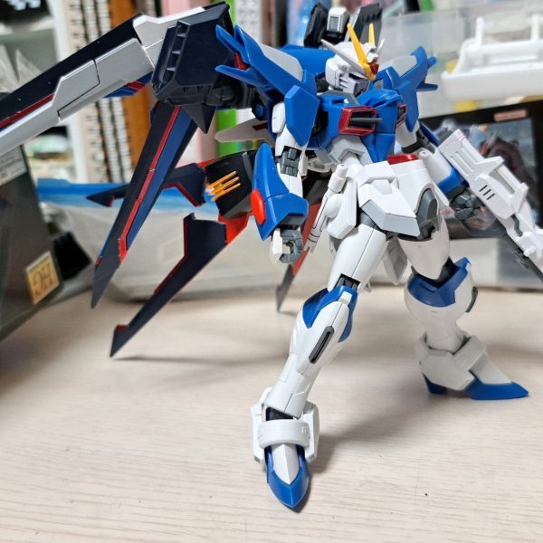 ライジングフリーダムガンダム(アビエシュフユニットType-AL-1S装備)