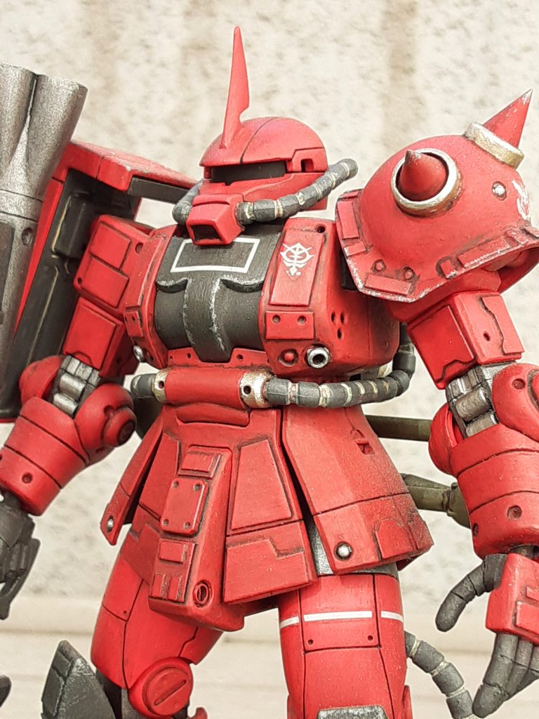 相変わらずの皆さんの激シブな投稿群に、いつも心熱くさせていただいております❗。とは言うものの、近頃の自分は30MM系キット等に浮気しとりまして(苦笑)…💦。この度そちらが完成し一段落したのと、一年戦争物への制作意欲がいよいよ頂点に達し(笑)、次作品に着手し始めた事もあり久々に投稿してみようと相成りました❗