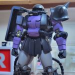 黒い三連星カラーに塗りました。黒と白ではなく、グレーを組み合わせて塗装しました。[…]