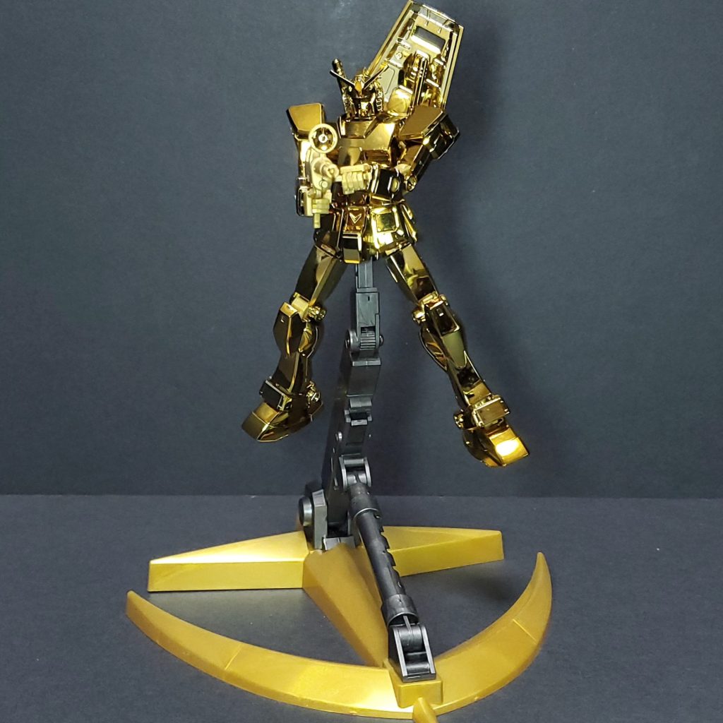 単純なサイズはガンダムより大きいです。