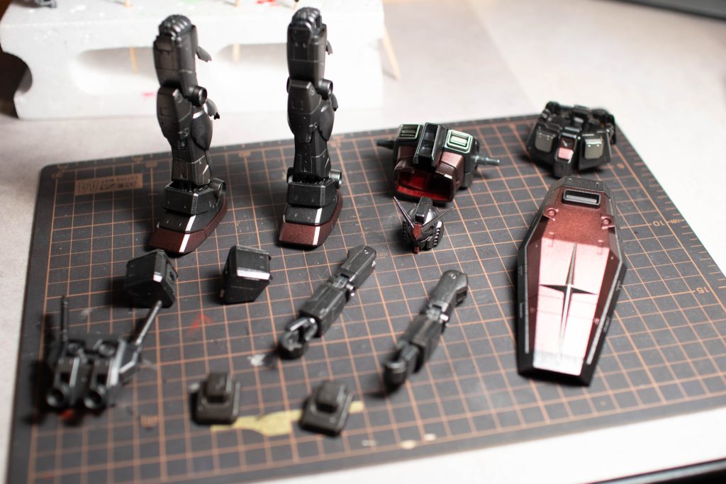 塗装完了からの部位ごとの組み立て完了エナメルで部分塗装しようか迷ったがとりあえず今回このままで。