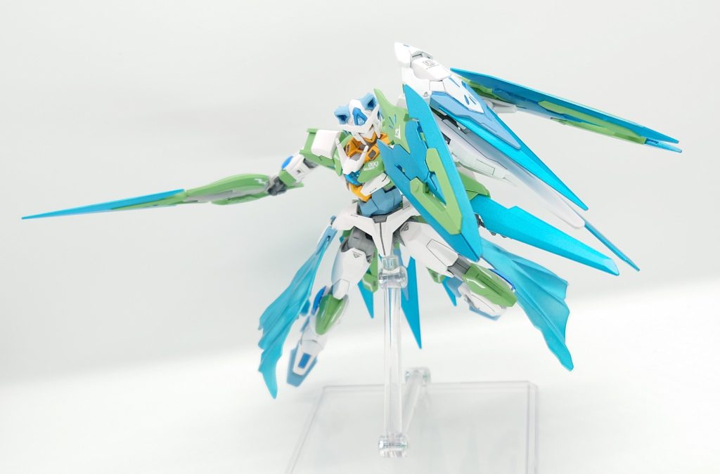 GNバインダー太陽炉を内蔵したGNソードビットのプラットホーム。各ソードビットはトランジェントの流れを汲んでおり、シアの思考で自在に操ることができる。