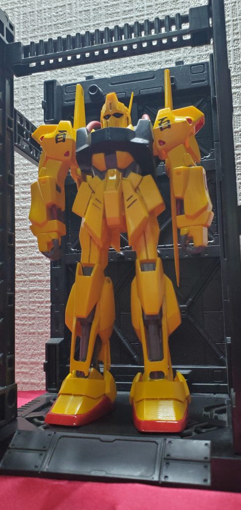 合わせ目が綺麗に消えてなかったり、塗装が汚かったり、左肩の百が何だか変だったりしますが、大目に見てください(笑)