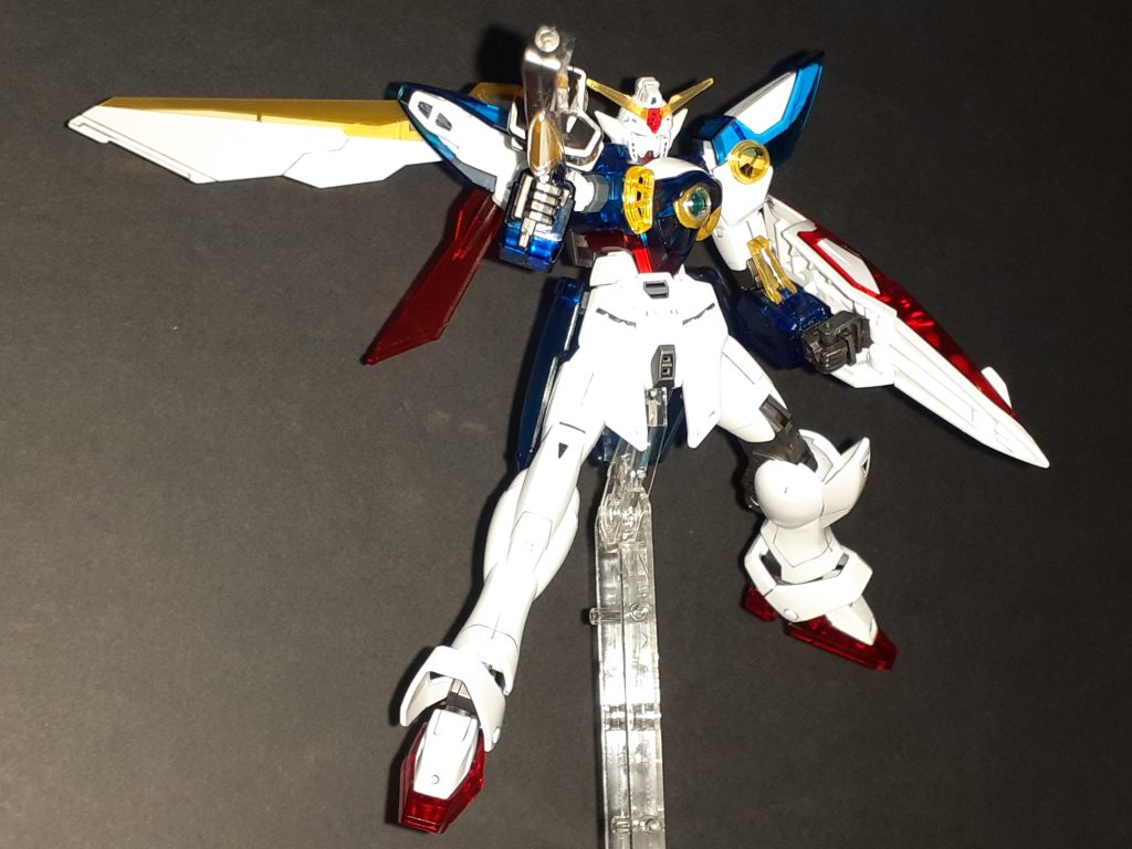 バスターライフル。クリアカラー版なのでグレーパーツがガンメタになってるのがいいアクセントになっています