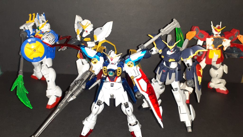 サンドロックは発売日近辺に売ってるのを見て何となく買ったのですが、そこからガンプラ自体なかなか買えなくなって5機揃うのに5年半ほどかかりました。本当はRGウイング欲しかったんですが手に入らないので……