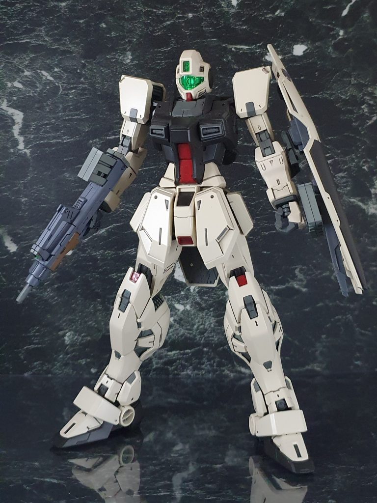 《改造点》【頭部】MG ジムコマンドそのまま！(大胆)【胴体】すっかりお馴染み1/100レイダーの改造！ダクトのみMGインパルスの流用だが、小さ過ぎた？腕部接続軸新造！【脚部、腰部】MGEX ストライクフリーダムをベースに大規模改修！腰部スカートは1/100 フォビドゥンの物を加工して使用。【腕部】1/100 カラミティの物を加工してMG ジムコマンドの肩に接続！【武器他】1/100 カラミティの手に持たせられるように改造！バックパック、シールドも接続出来るように改造してある。