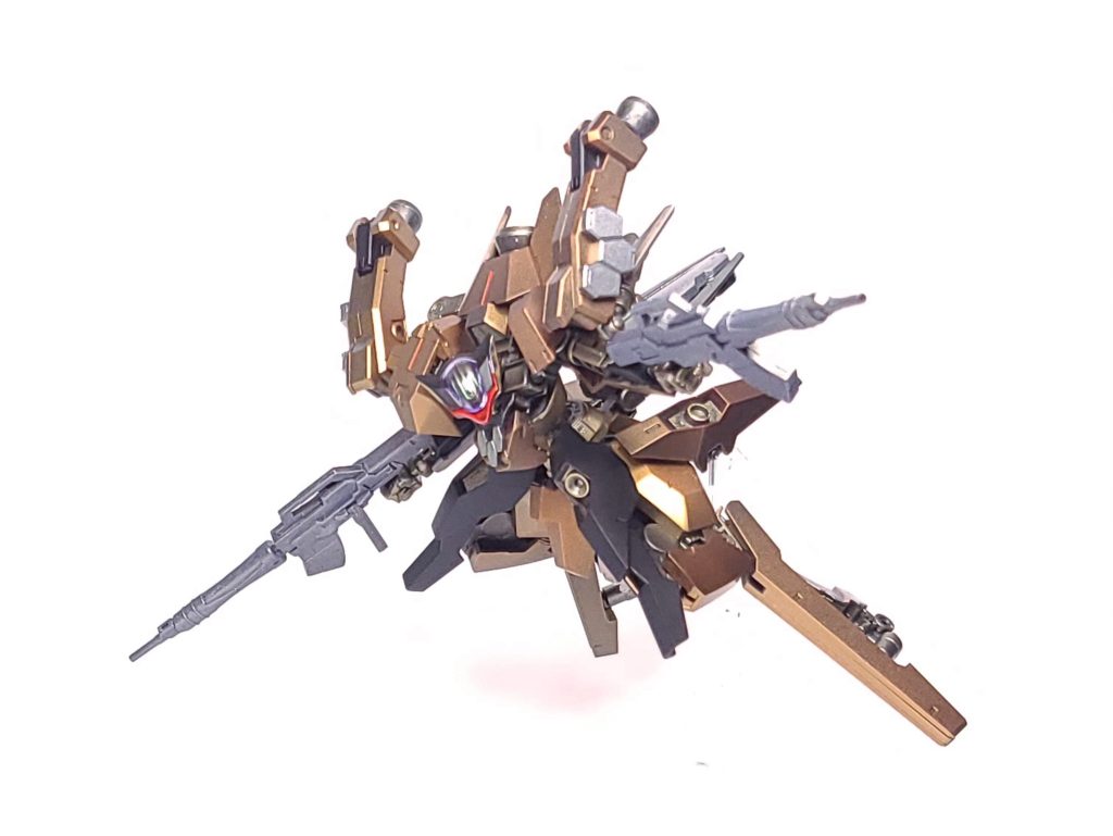 カラーパターンは、茶色ロボ繋がりでZOEのアヌビスを参考にしました。