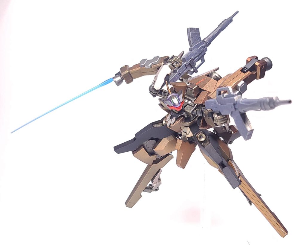 サーベルは片腕ずつの使用も可能。