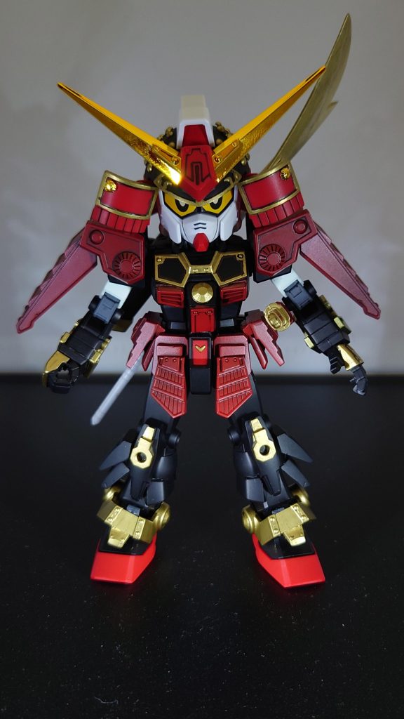 腕が少し長かったかなと、肩を上げ過ぎた為、兜がきっちりかぶれてないです(gundam-kao5)