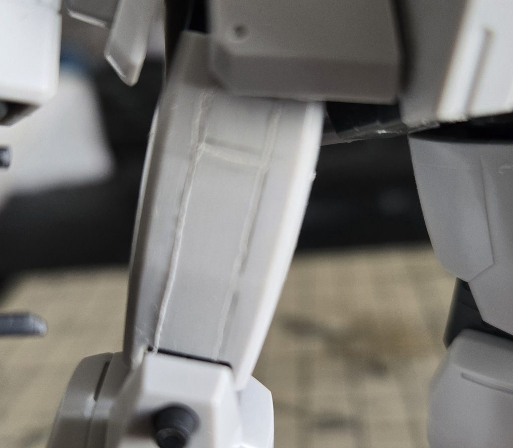 苦手なスジ掘りにも挑戦。太ももの箇所だけですが情報量が増えて満足してます！