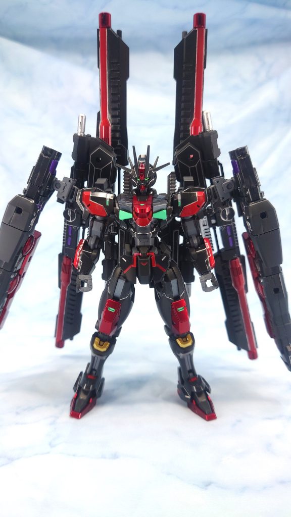 正面。色はそのサポートメカに寄せています。ただし差し色のあったソードダンサーと違ってマジでブラックとクリアレッドの2色しかなくて地味なので色を増やしてます。というか色味を反転させています