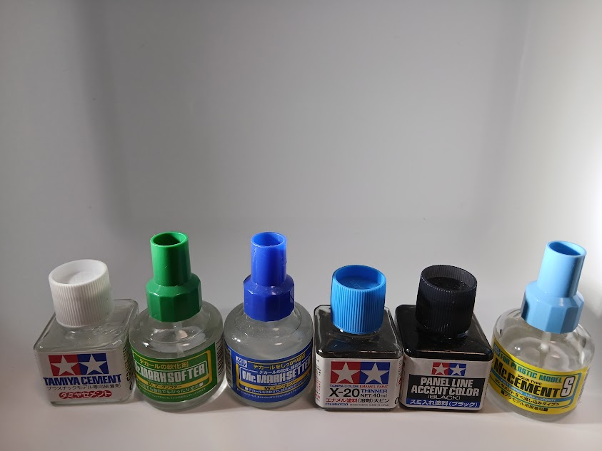 瓶系のもの墨入れは今度グレーも買います本当はエナメルもちゃんとしたやつのほうがいいんでしょうけど、見当たらないんですよ。田舎は辛いね