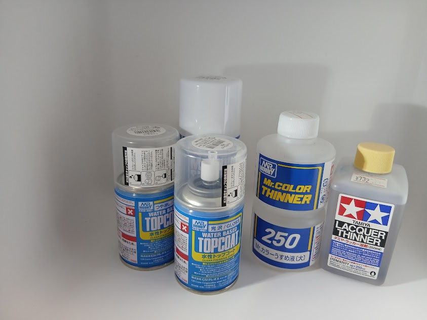 缶サフと溶剤たちサフは缶、つや消しも缶です