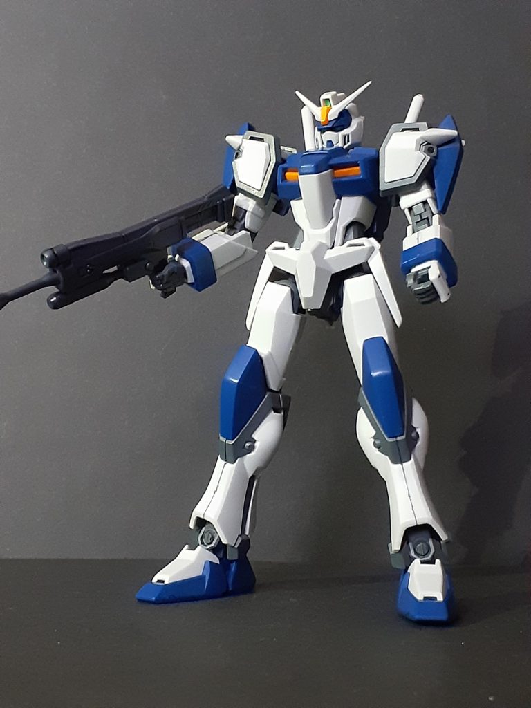 スミイレ艶消しアンテナ先端カットのみ。素のデュエルを再現するにはシールドだけが足りないのがちょっと惜しいですね。プレバンあたりで種時代のアサルトシュラウドが出るのかと思いましたが今のところまだそんな気配はない