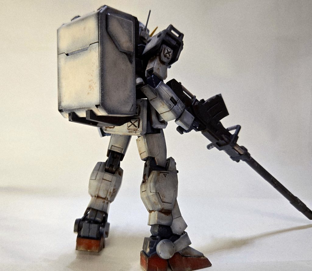 結論から申し上げると、12センチほどの1/144スケールのグラデーション塗装はかなり厳しいです。0.２ミリのハンドピースを使ってもムラがかなりできるため、お勧めしません。(自分の腕が未熟なのもありますので、あくまで個人的な意見です。)