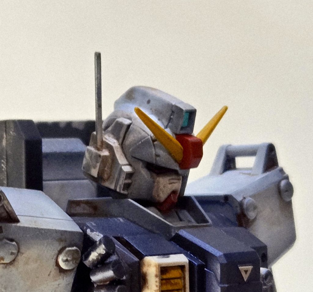 右頬にロッドアンテナを追加。