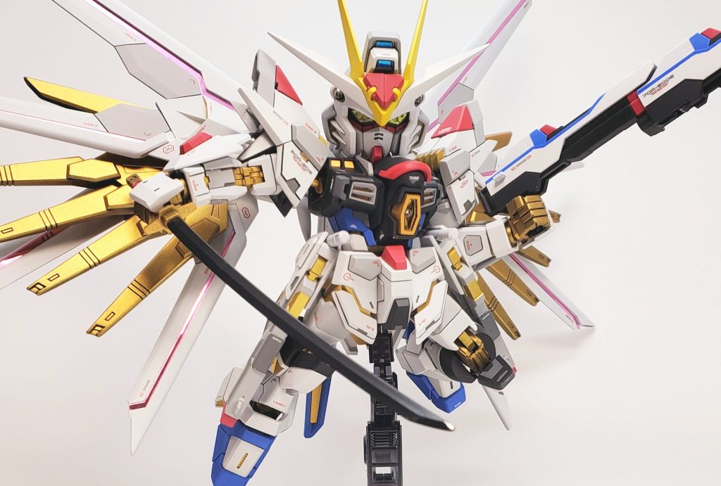 ポーズその3可動を多くしたため自重に負けてしまうところがありましたが、前作よりもしっかりと保持・可動することができてポージングも多く取ることができました。