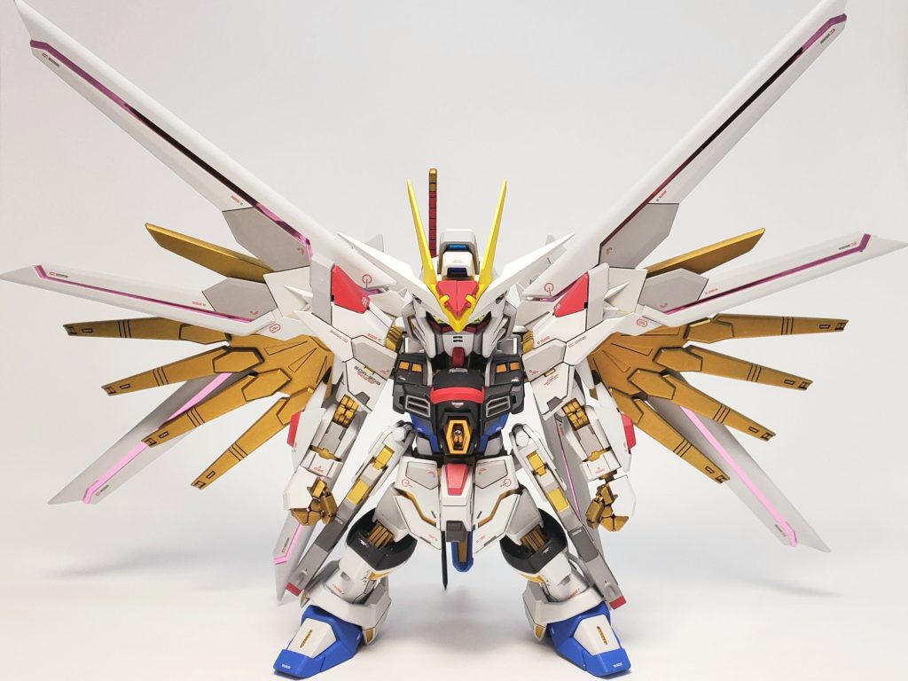 素立ちその2全塗装してますが、プラウドディフェンダーのピンクゴールドとフツノミタマは塗装せずそのまま使ってます。