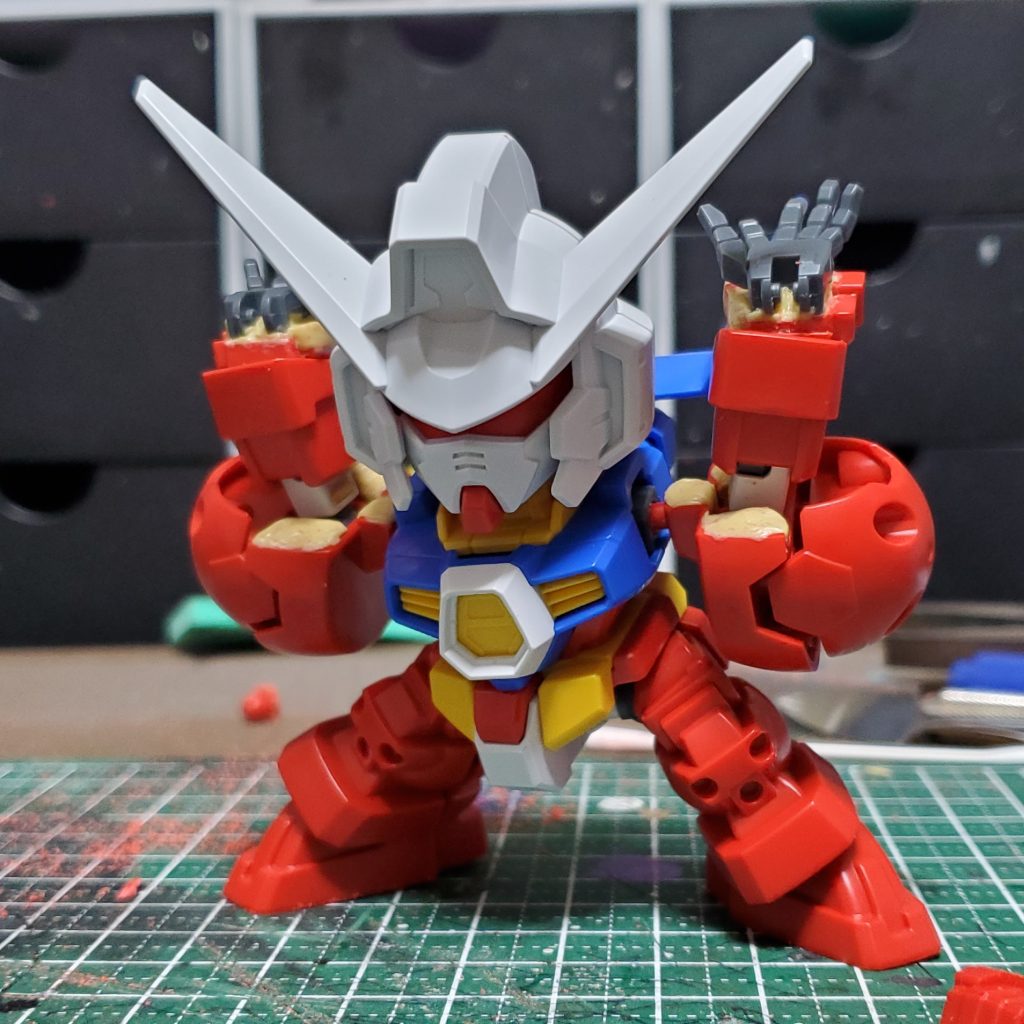 改造前。実はとさかが邪魔で腕が接地できないため