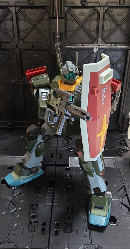 ちょいとポージング(gundam-kao6)