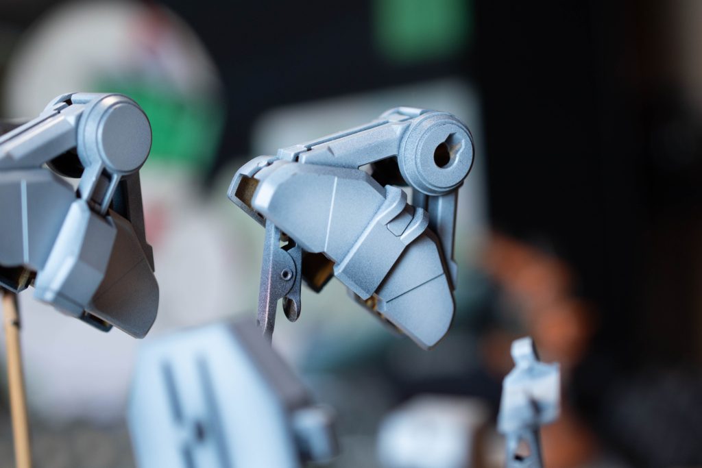 グラデができてんだかできてないんだか。。。ハンドピース0.3なんですが思うようにエッジ部分を残せないのですが。もしよければ吹き圧、塗料の量などコツを教えてほしいです。