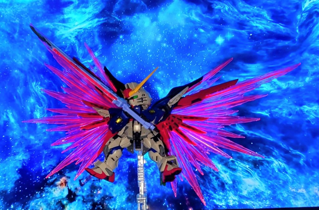 作品名：MGSD デスティニーガンダム<p>次男坊が早朝から並んで入手して1日で組み上げました(gundam-kao5) HGをチマチマ作る自分とは色々対照的な彼は明日、2度目のキルケーを観に行くようです(gundam-kao2)</p>
