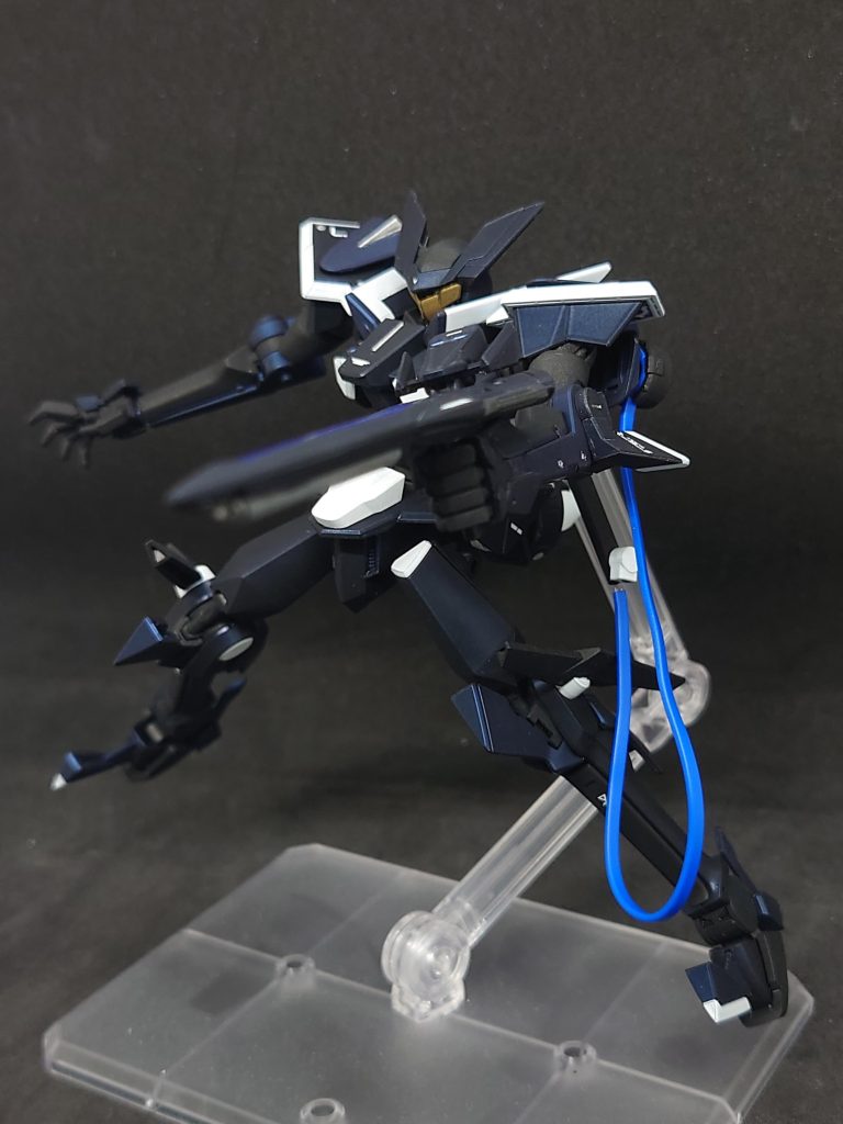 トライデントストライカーで射撃状態。さまになる…🙏✨