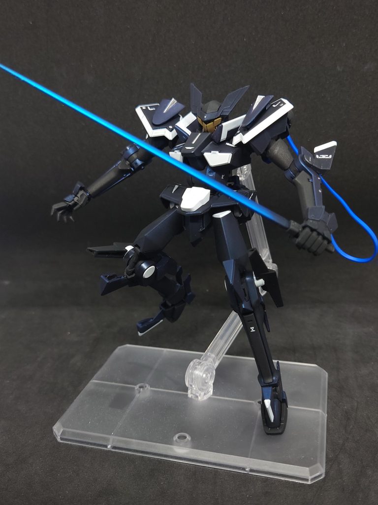 プラズマソードサーフェーサーEVOブラックの上にスターブライトシルバー更にクリアーブルーを塗装し、仕上げに艶消しクリアーでマッドキャンティにしました!…。良い✨