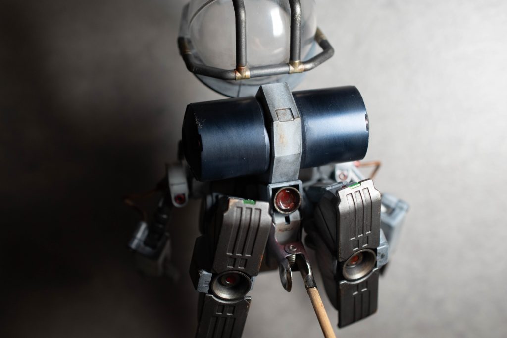 タンクのメタリック色がウェザリングと合わず邪魔してるかも。。。ユニコーンのバックパックをイメージしたんですがね。