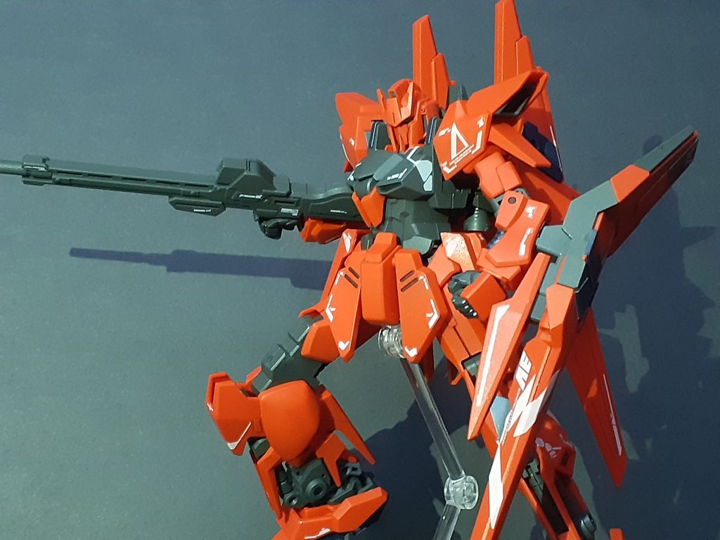 限定品としては珍しく専用のカラーマニュアルでシャア用の百式完成モデルと記載。そういえば零式はキット化しないのかな