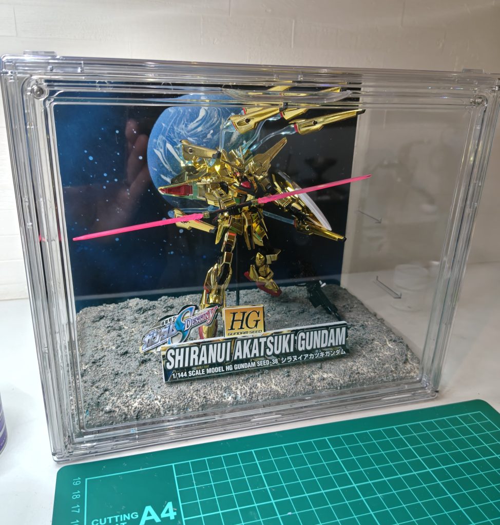 今回もディスプレイケースの中にジオラマを作りました。