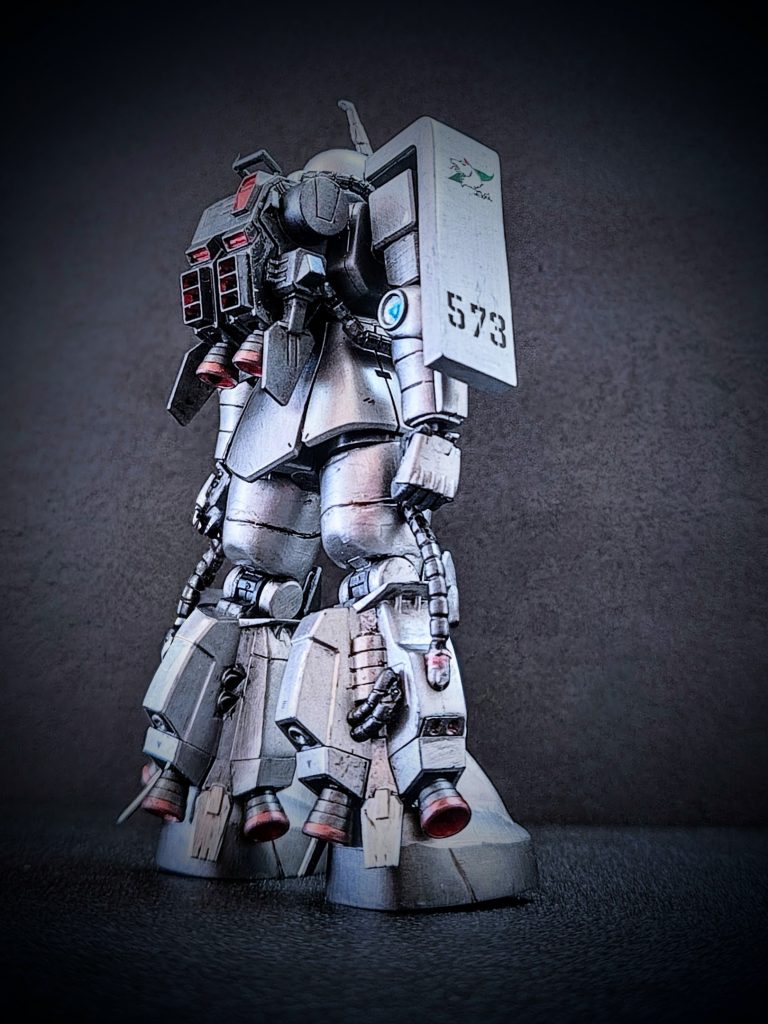 背面カット（別アングル）。