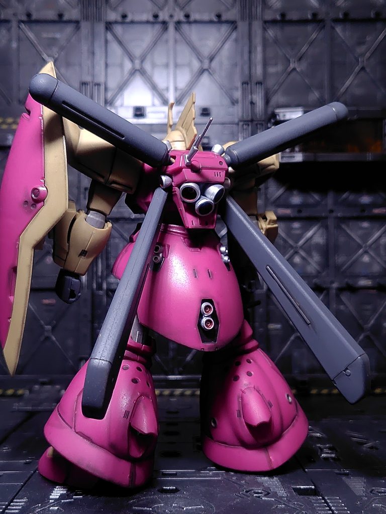 バーニアが集中していかにも高機動そうな背面良いですね(zaku-kao5)