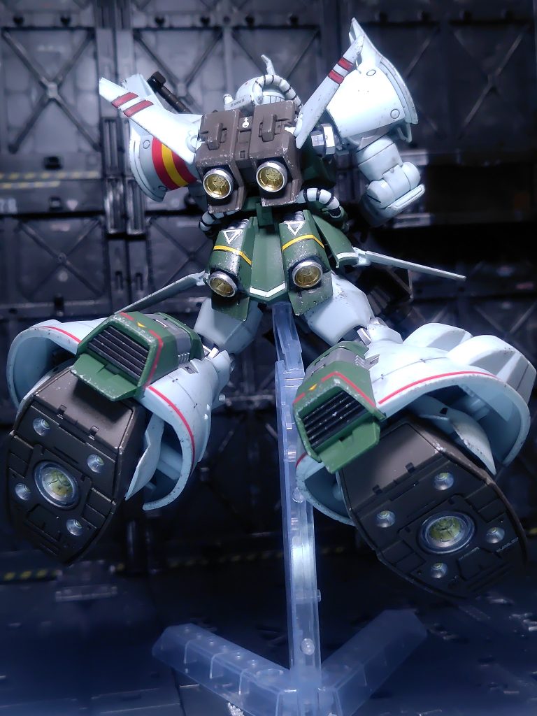 背面。装甲裏を塗り忘れ(zaku-kao4)