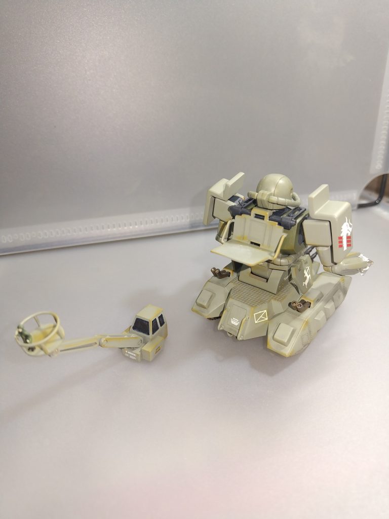 リアアーム取り外し時。マグネットとスチール板にて脱着可能