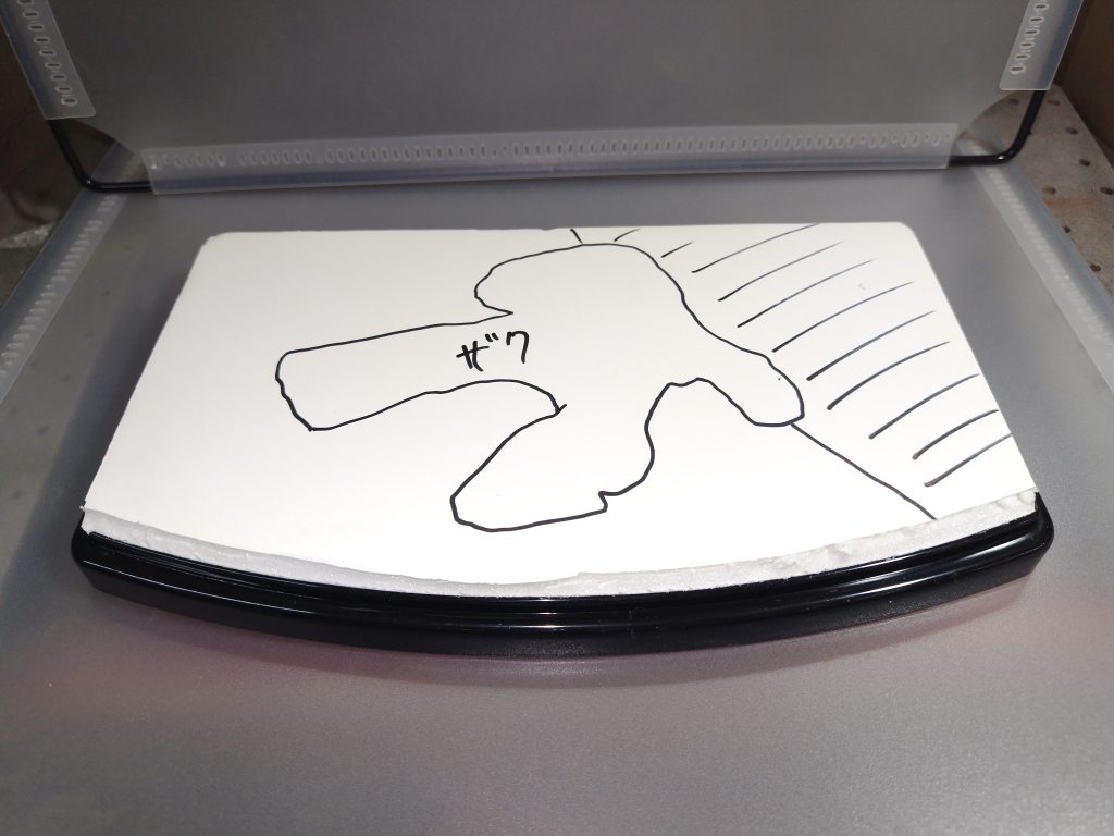 適当なベースに発泡スチロールを接着してアタリを付けます。サイズが問題ないならカマボコの板でも大丈夫です。