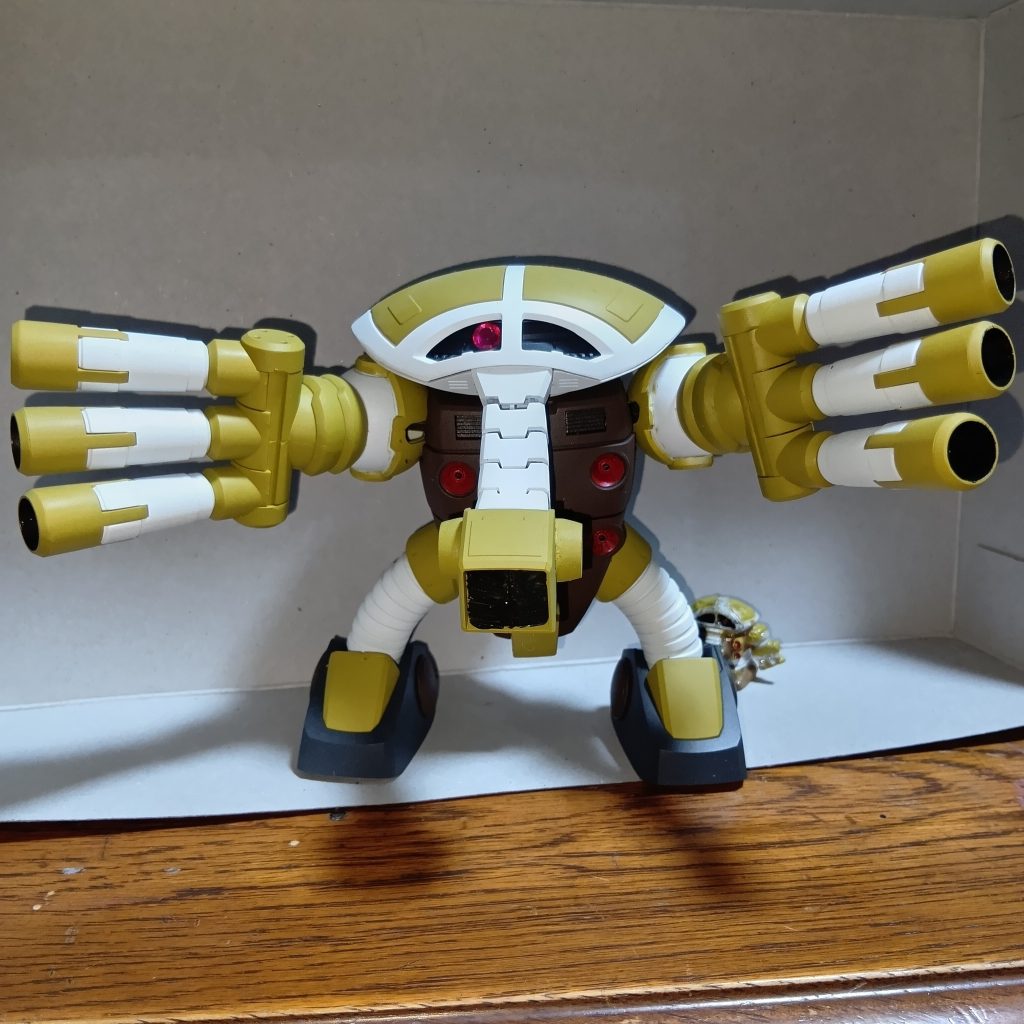 改善点は色々ありますが、主役機より敵機の方がシンプルで作っていて楽しいようです👍