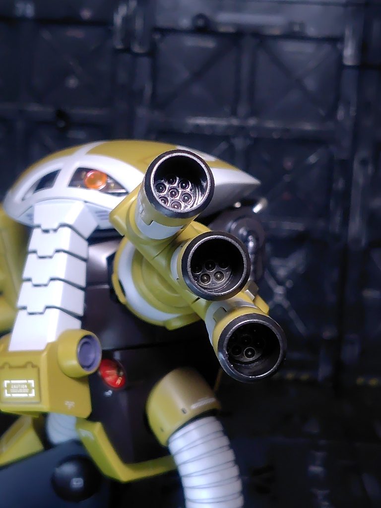 ロケットランチャー砲身内と先端は黒鉄色。