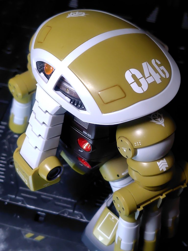 水泳部なので当初はストレーキングなどの汚し仕上げにしようと思っていたのですが、頭部など曲面がキレイな機体なので半光沢でロールアウト直後のようなきれいな仕上げにしました。