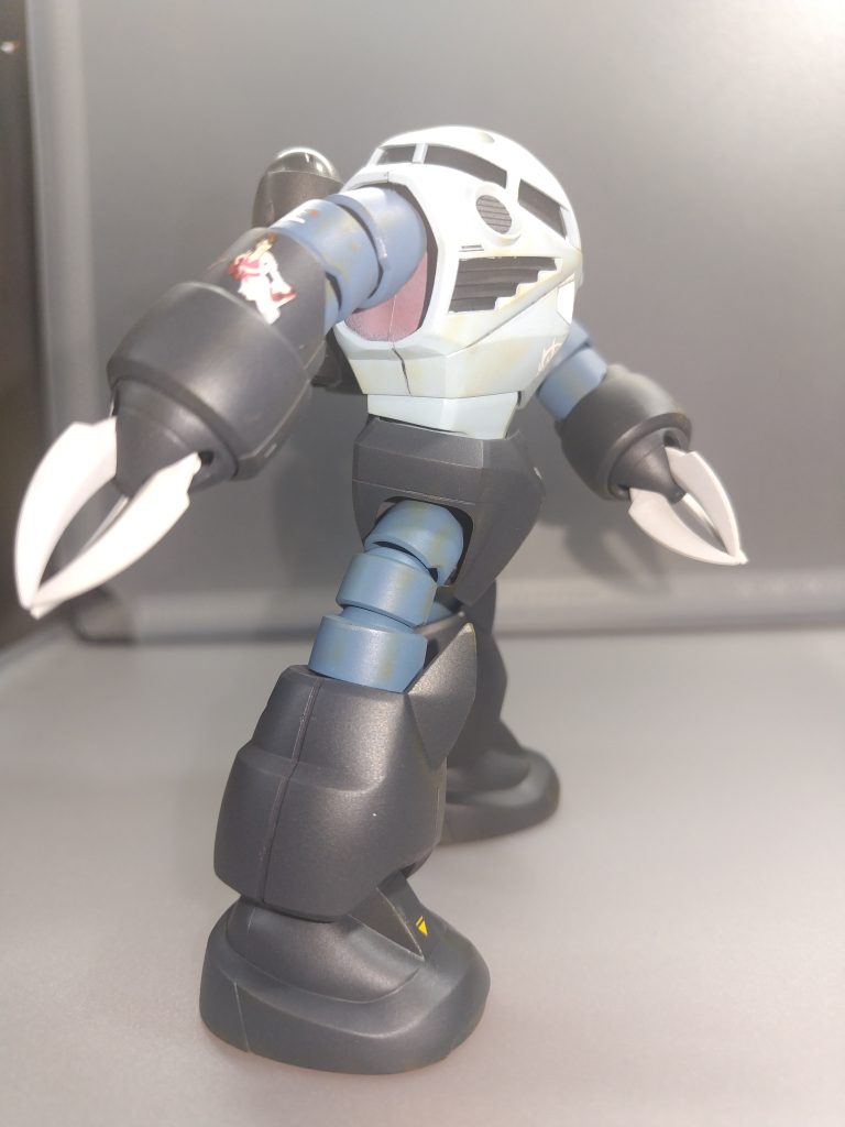 右部固定ポーズはしていないので、合間を見てジオラマにでもします。