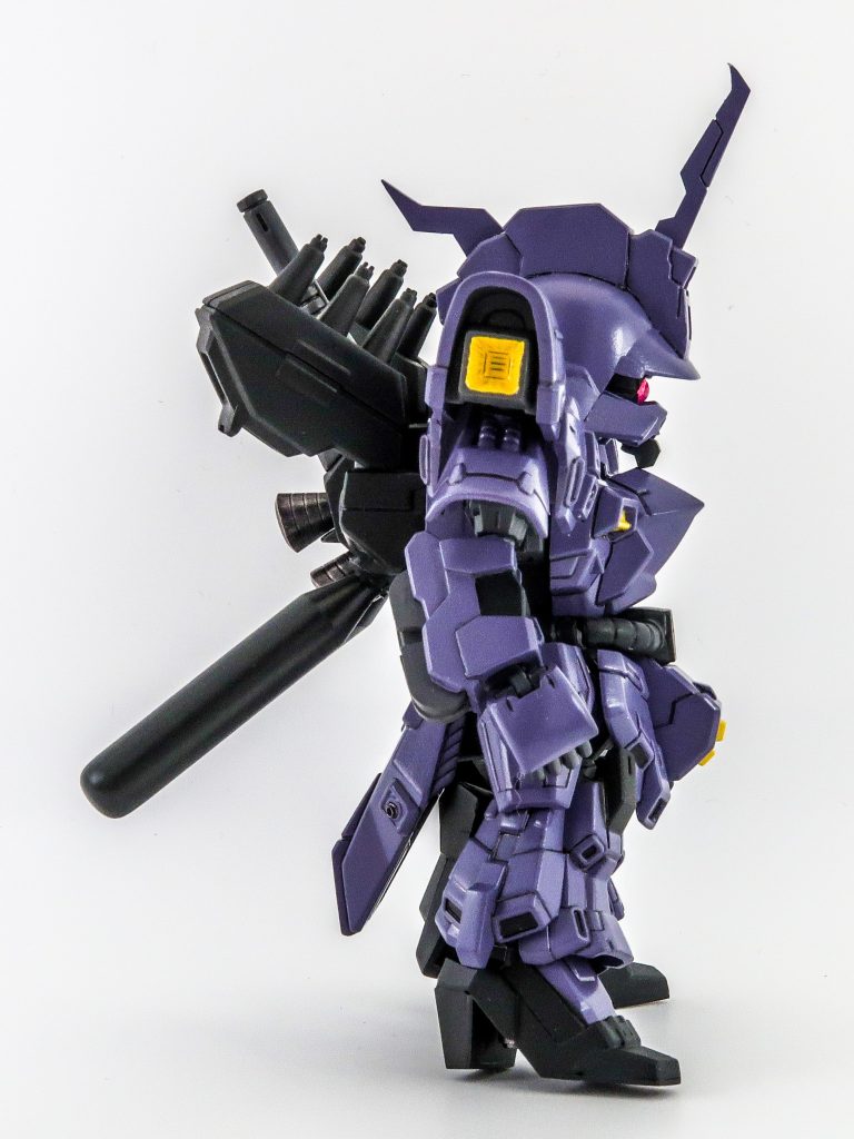 ファンネルはBB戦士デュエルガンダムのビームライフルの先端をレジン複製して作りました。横からのアングルがかっこいいので、ぜひ見てください！