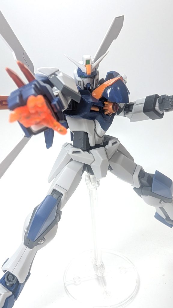 アサルトシュラウド・パージです。胸部の開閉ギミックをゴッドガンダムから移植して。それに合わせてアサルトシュラウド胸部装甲も弄らざる負えなくなってましたw そのままだと収まらなかったので内側削りまくったりオレンジパーツの部分が上手くはまるようにパテ盛ったり云々です。