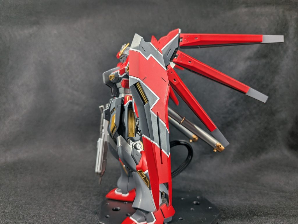 HG HIνガンダム 全塗装–3枚目/制作者：toshimon