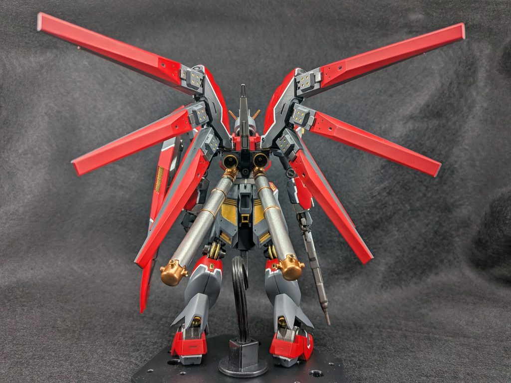 HG HIνガンダム 全塗装–4枚目/制作者：toshimon