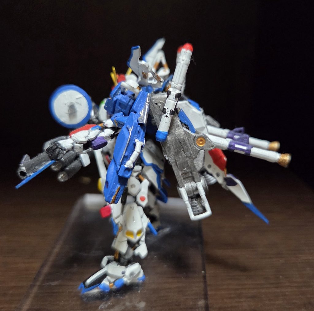 背中のビーム砲２本づつ作ったけど、1つ消え失せたので、1つになりました。