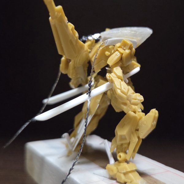 とりあえず完成です。とりあえず黒サフ吹いて、H.O.Bにして様子見ます。ほとんど外せないので、塗るのが…でもほとんど金色だから楽かも?（3枚目）