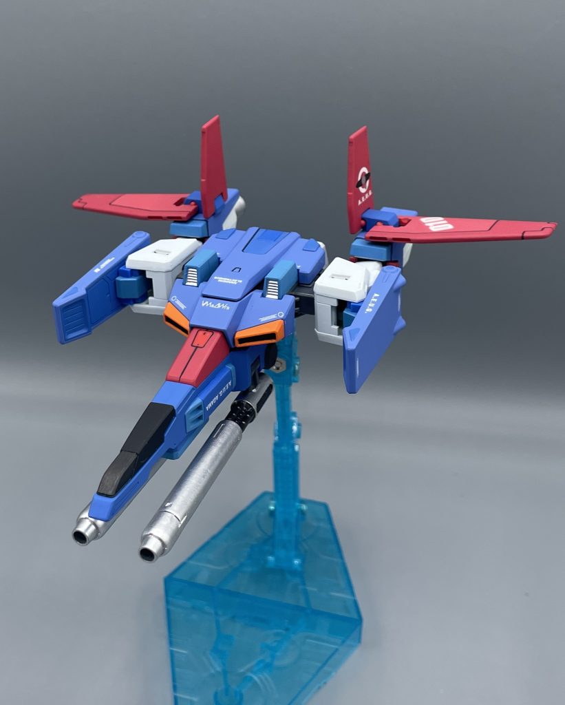 コア・トップ　コアトップ＝ZZ上半身＋ライフル＋コアブロック　ＺＺガンダムのダブル・ビーム・ライフルをぶっ放しながら飛んでくるという恐怖の戦闘機。戦場でコイツを見かけたら、逃げるが勝ちです。