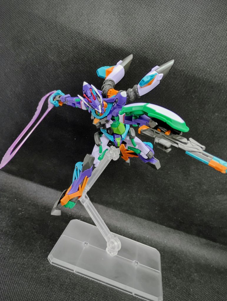 ビームサーベルとビームライフルの二刀流ですニャアン曰くキシリア様に似てるみたいですけど、そんなに似てますかねぇ…汗