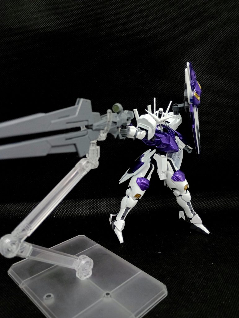 ビームライフルはエアリアルのビームライフルにケルディムのライフルビットを装着させたものですきっと高火力のビームが撃てるのでしょう(適当)